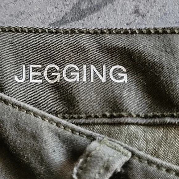 a.n.a JEGGINGS Dark Olive Green size 32/14 - Picture 8 of 10